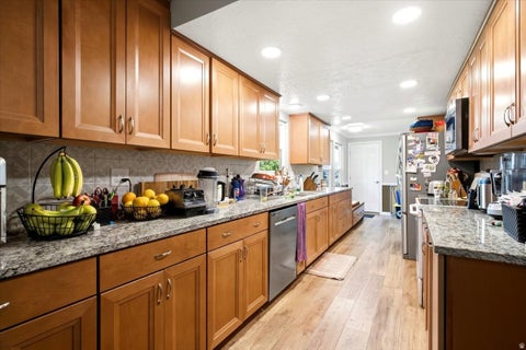 Tiny photo for 564 S MAIN ST, Kaysville, UT 84037 (MLS # 2185064)