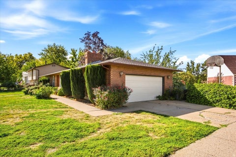 Tiny photo for 564 S MAIN ST, Kaysville, UT 84037 (MLS # 2185064)