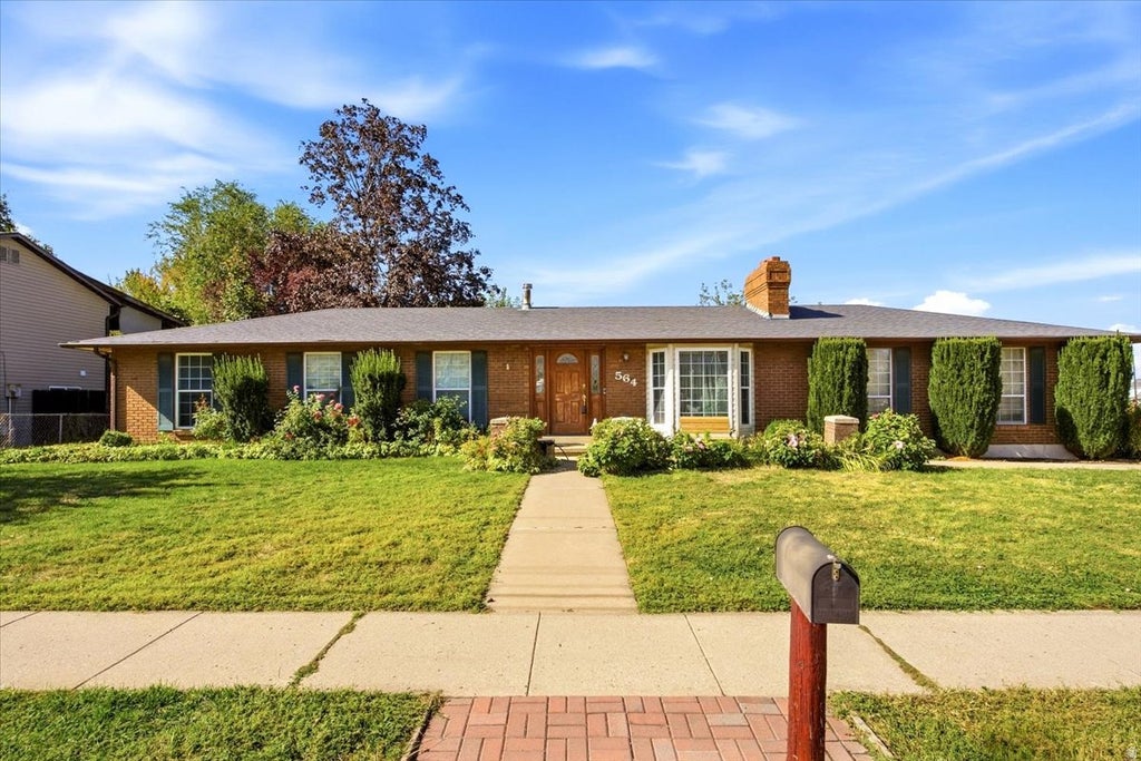Photo of 564 S MAIN ST, Kaysville, UT 84037 (MLS # 2185064)