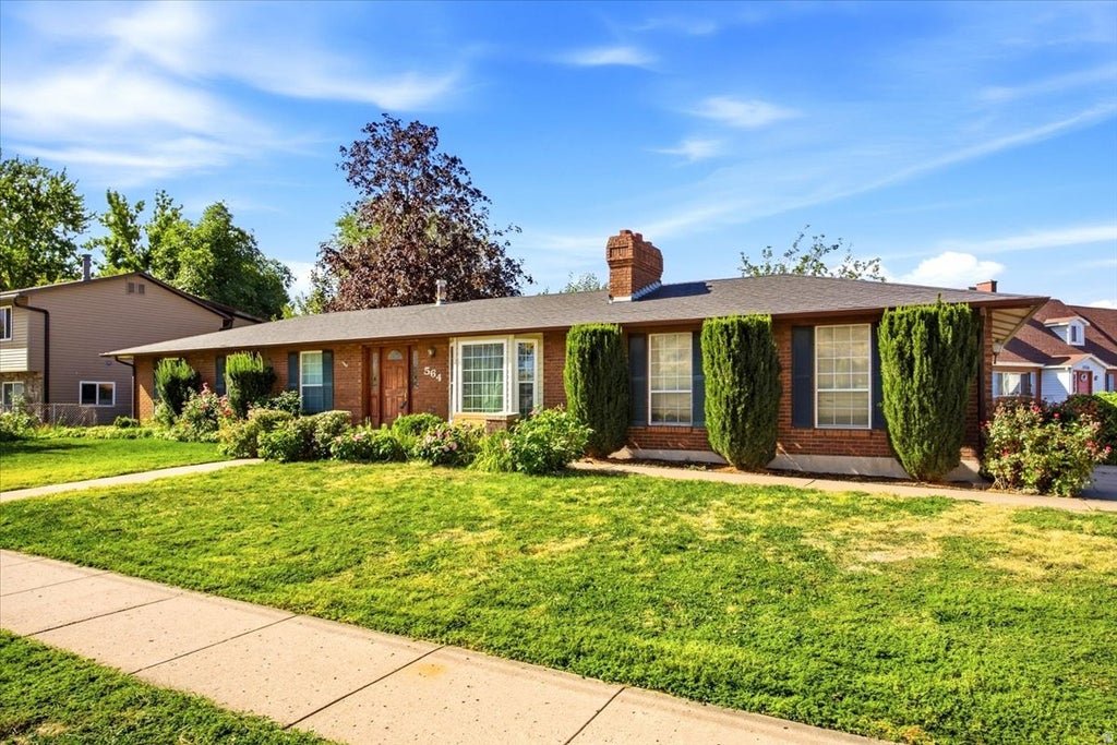 Photo of 564 S MAIN ST, Kaysville, UT 84037 (MLS # 2185064)