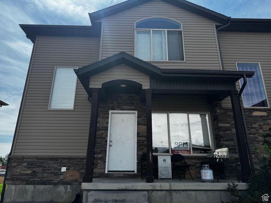 Great Investment Opportunity! West Park Village 3 bed, 1.5 bath town home!! Water, sewer, garbage and yard maintenance included in HOA! Lots of windows for natural light, gas forced air furnace, central A/C and all bedroom upstairs! Tenant requires minimum 24 hours notice. TOWNHOME LEASE UNTIL: 05/2026