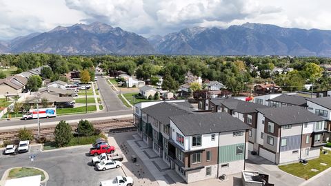 Photo of 140 CHAMBORD CT E, Sandy, UT 84070 (MLS # 2120029)