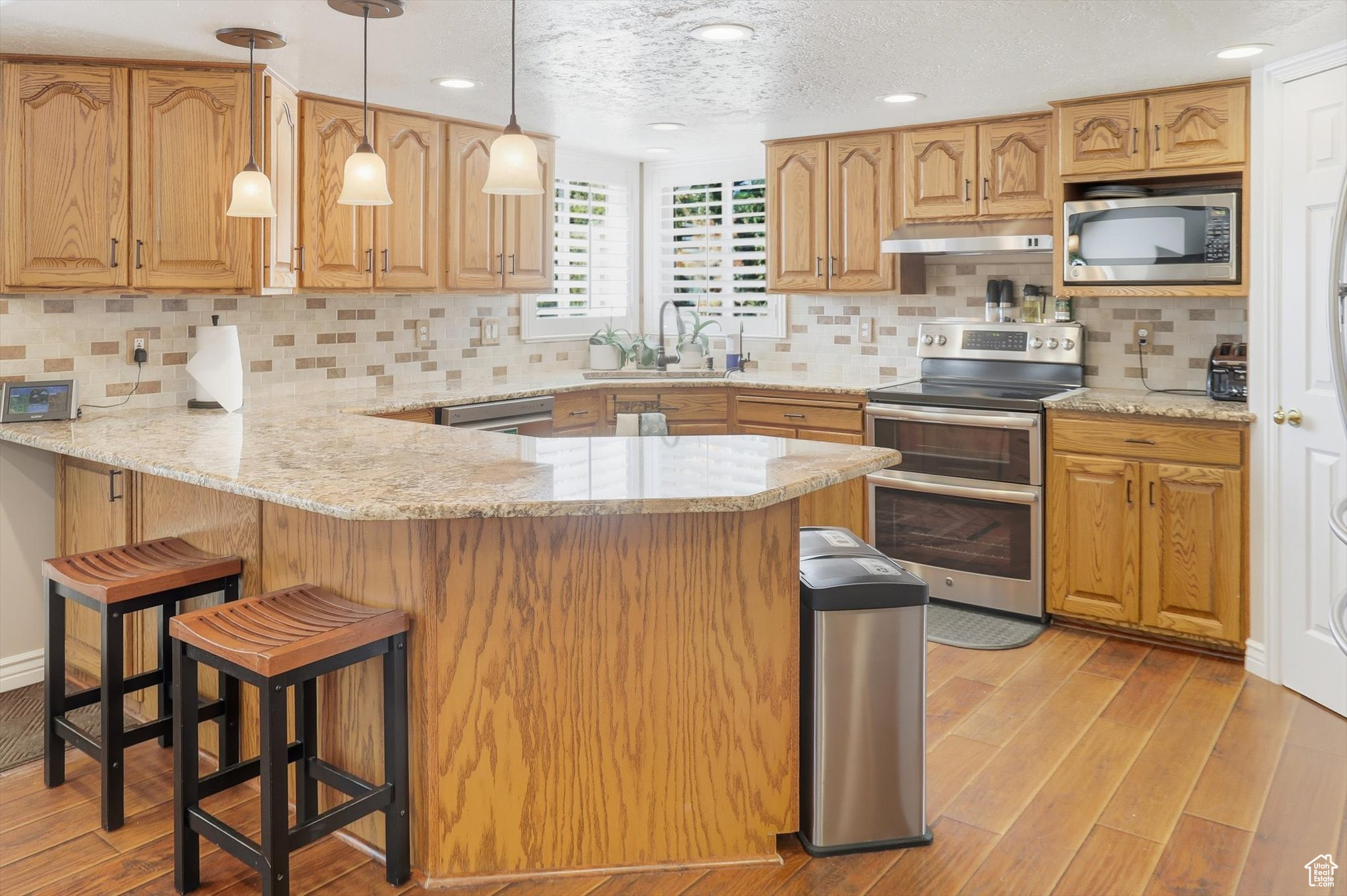 ORCHARD GROVE - Residential