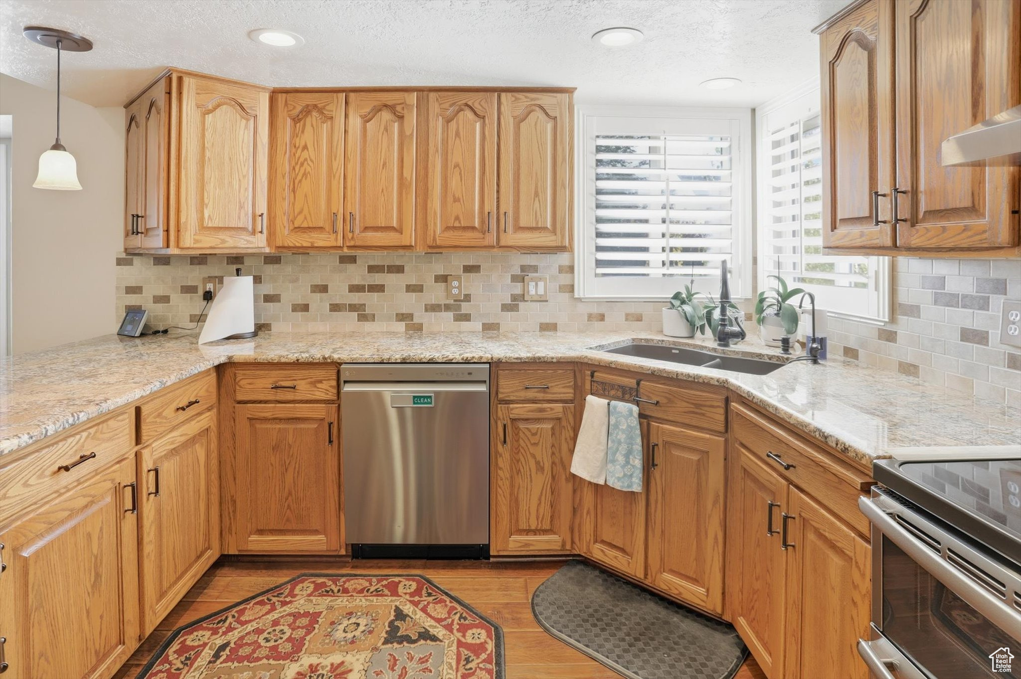 ORCHARD GROVE - Residential