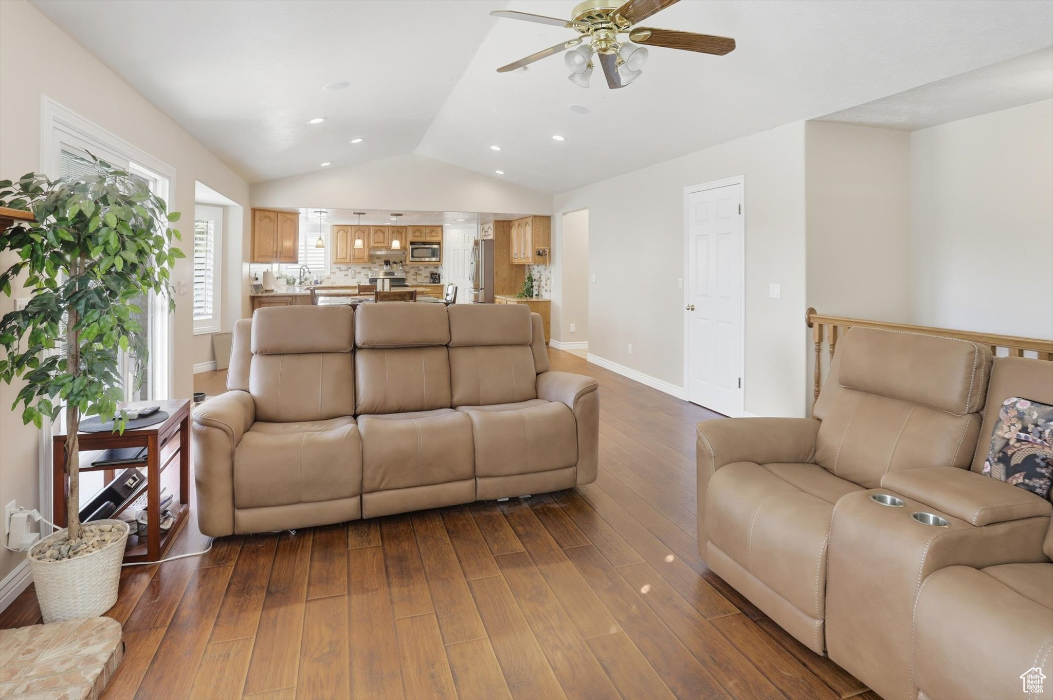 ORCHARD GROVE - Residential