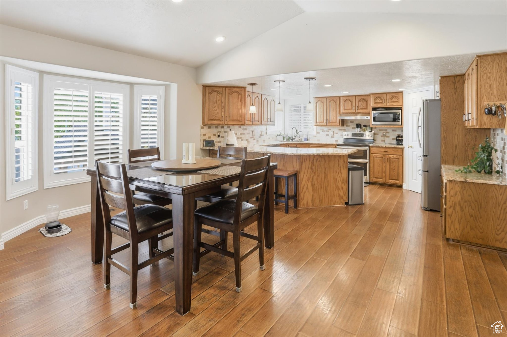 ORCHARD GROVE - Residential