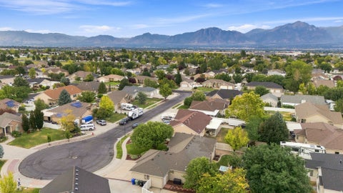 Tiny photo for 5237 W SADDLE CREEK CIR S, West Jordan, UT 84081 (MLS # 2178814)