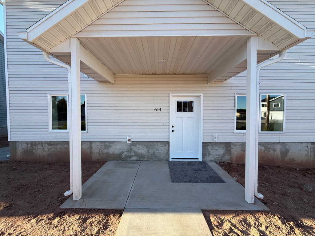 Photo of 614 W 75 N, Roosevelt, UT 84066 (MLS # 2183570)
