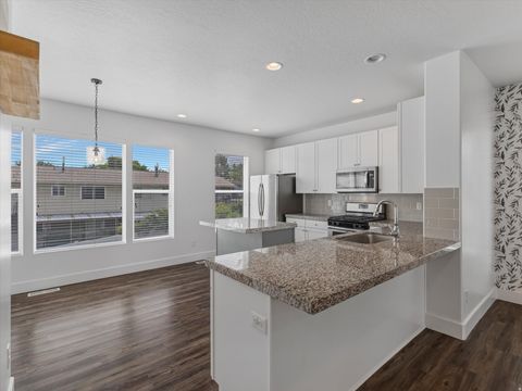 Tiny photo for 5638 S JUSTICE HOWE LN #4, Murray, UT 84107 (MLS # 2159515)