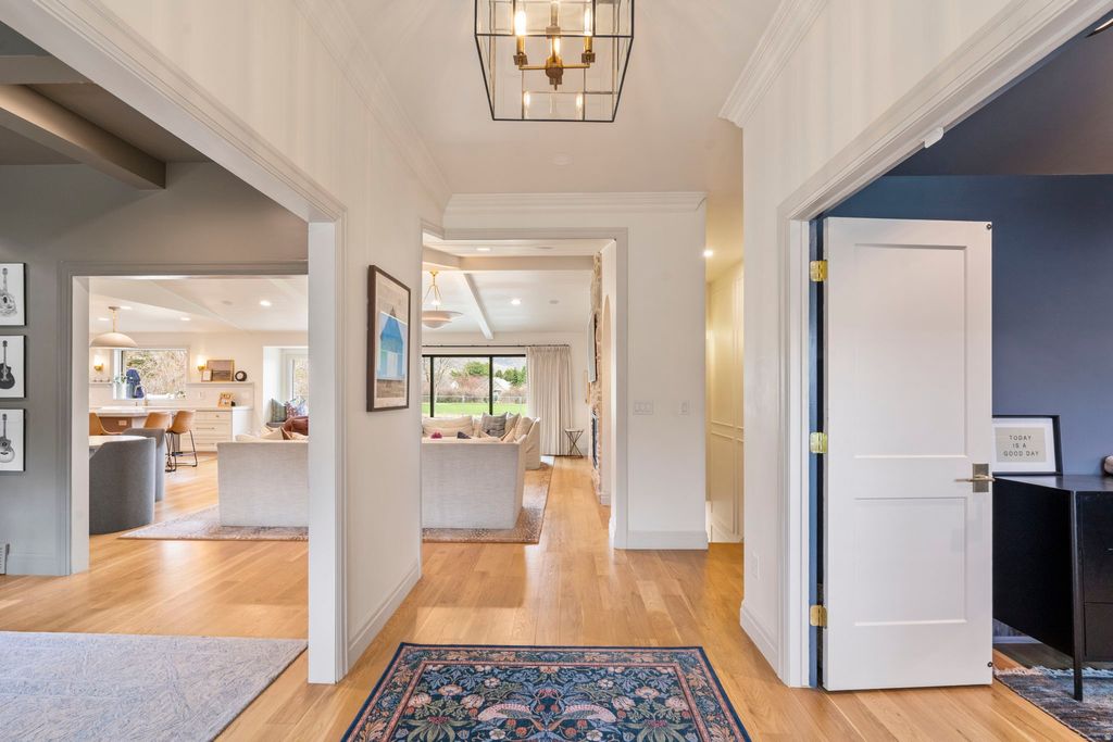 Photo of 10686 N JERLING DR, Highland, UT 84003 (MLS # 2143811)