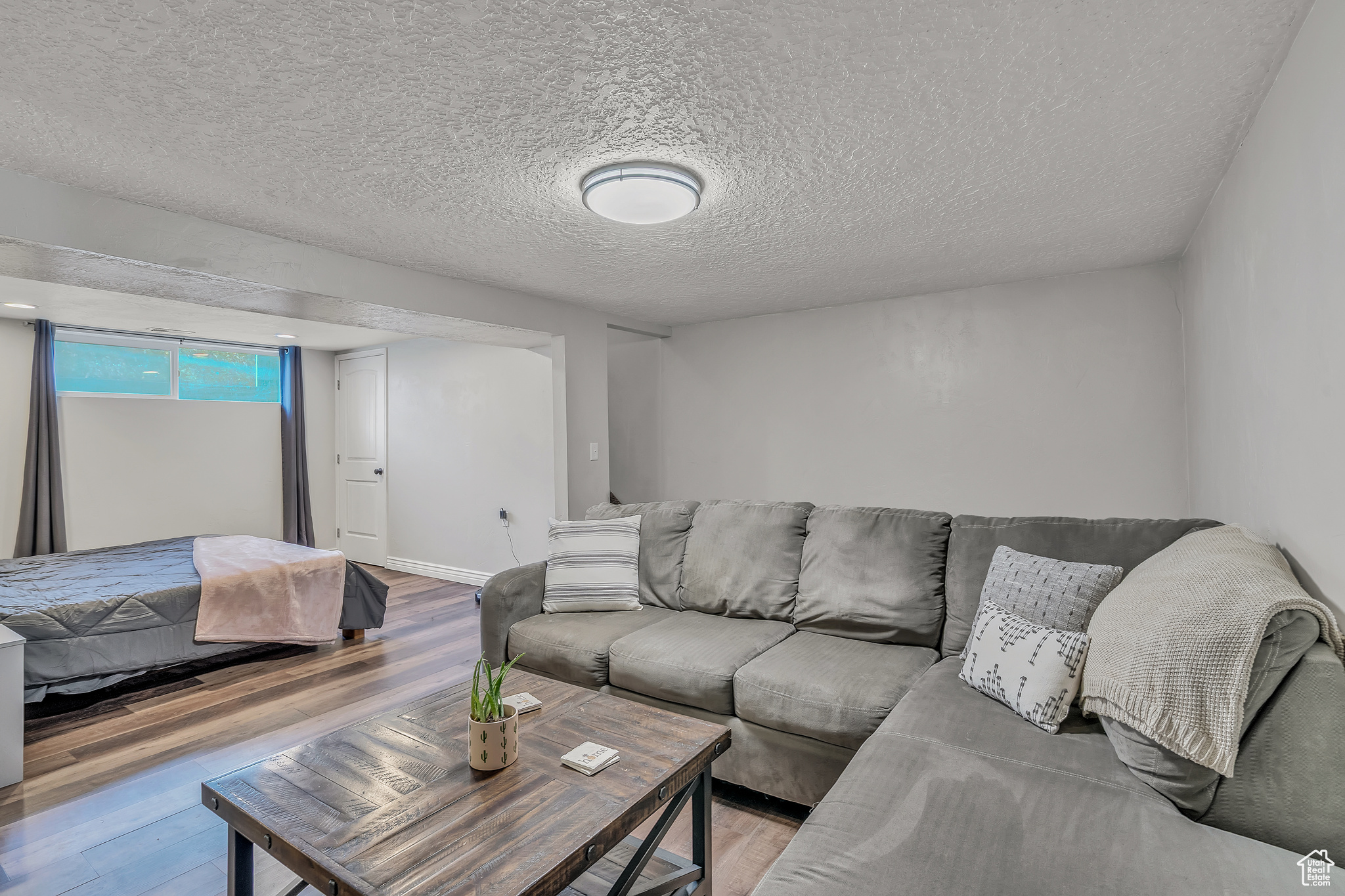 VALLEY WEST - Residential