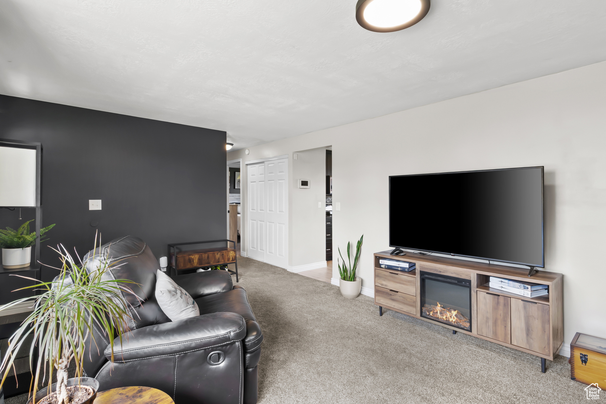 VALLEY WEST - Residential