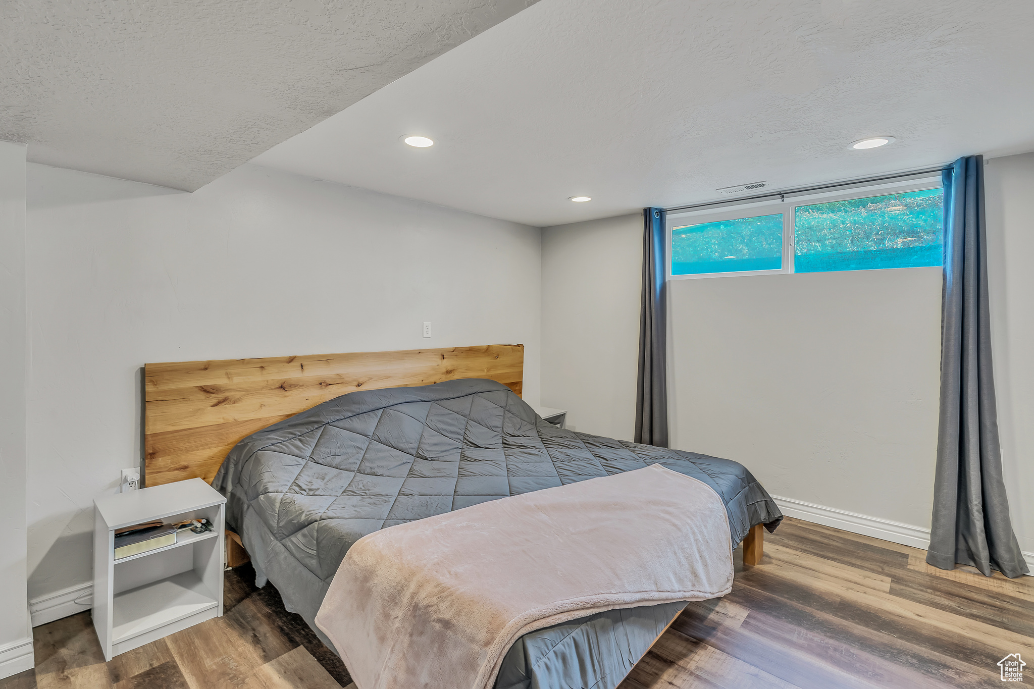 VALLEY WEST - Residential