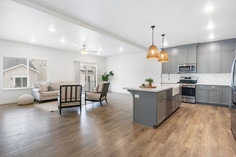 Tiny photo for 6293 W JACKSON CREST WAY Way, Herriman, UT 84096 (MLS # 2145995)