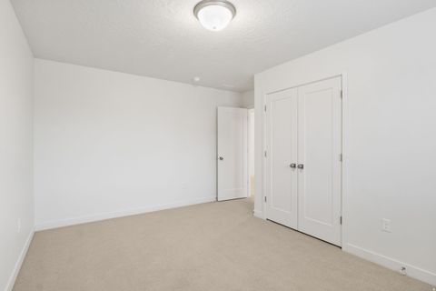 Tiny photo for 6293 W JACKSON CREST WAY Way, Herriman, UT 84096 (MLS # 2145995)