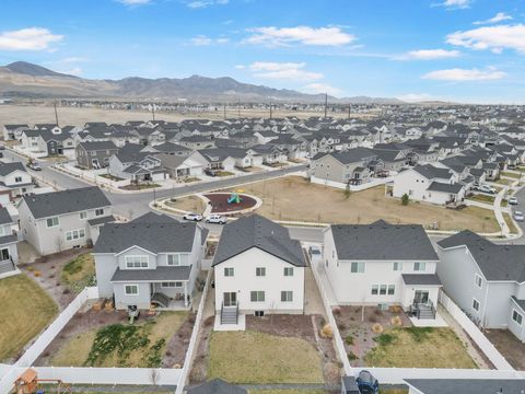 Tiny photo for 6293 W JACKSON CREST WAY Way, Herriman, UT 84096 (MLS # 2145995)