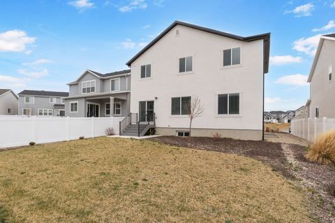 Tiny photo for 6293 W JACKSON CREST WAY Way, Herriman, UT 84096 (MLS # 2145995)