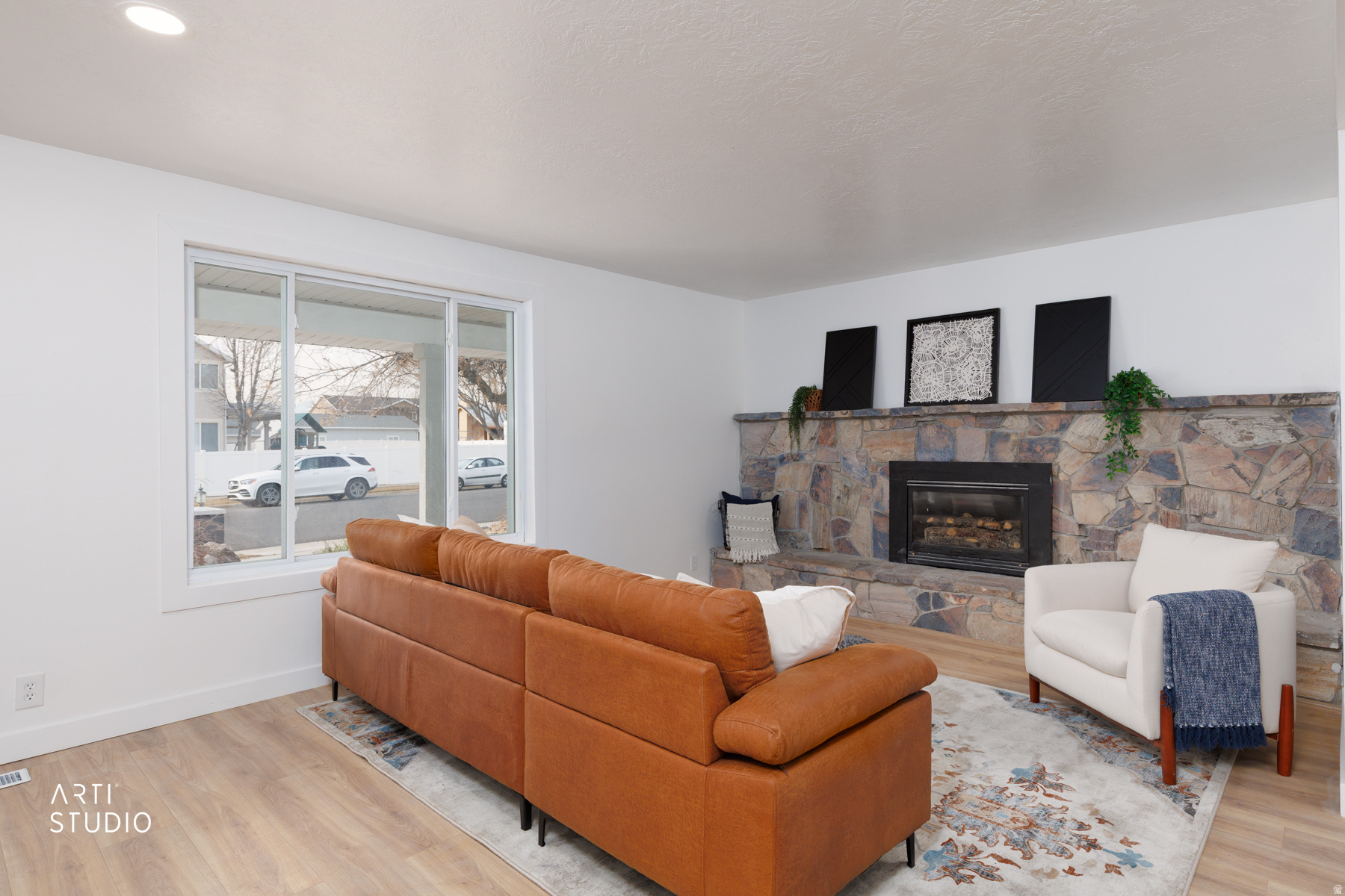 OLD HORSE FARM - Residential