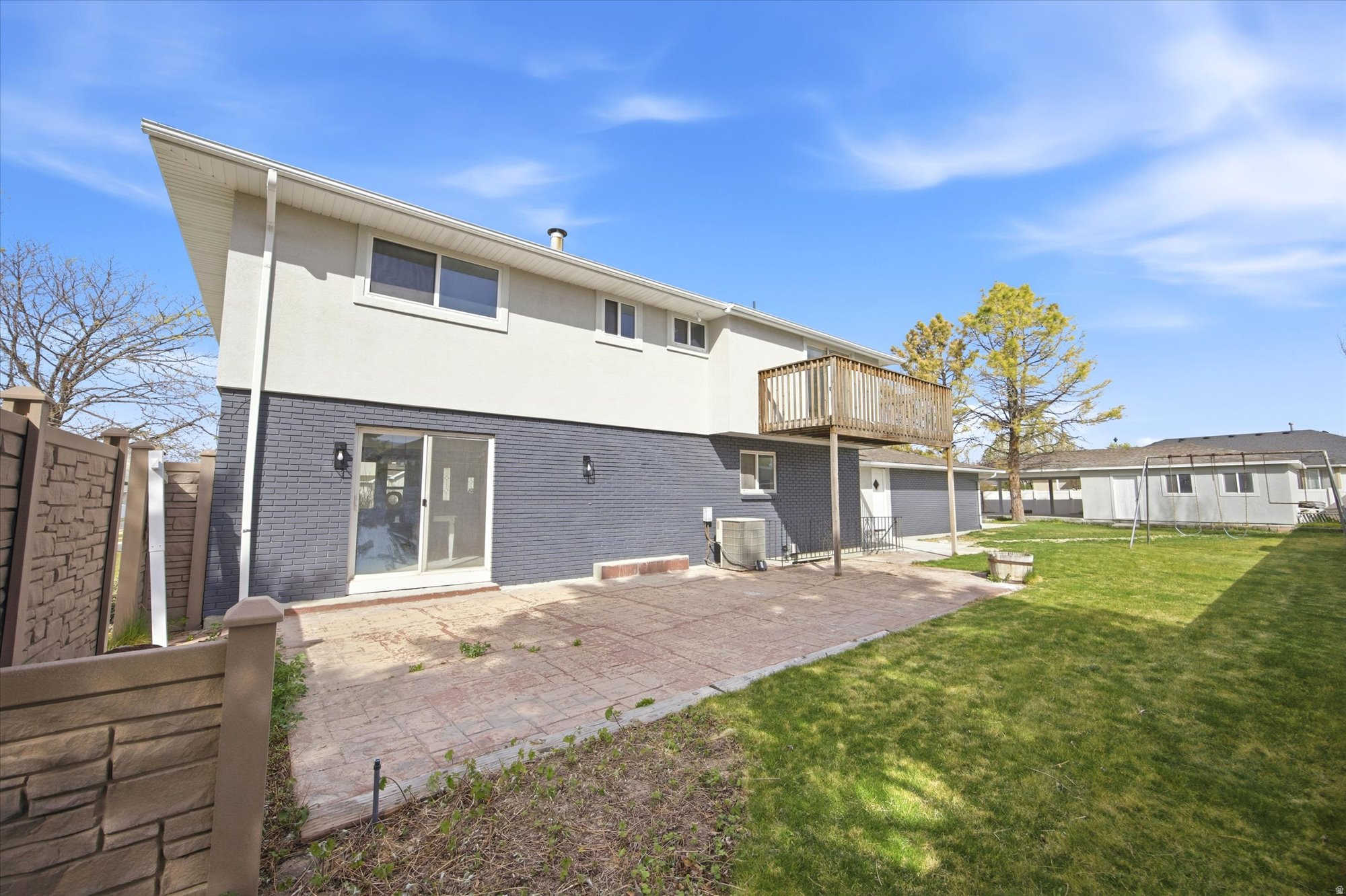 OLD HORSE FARM - Residential