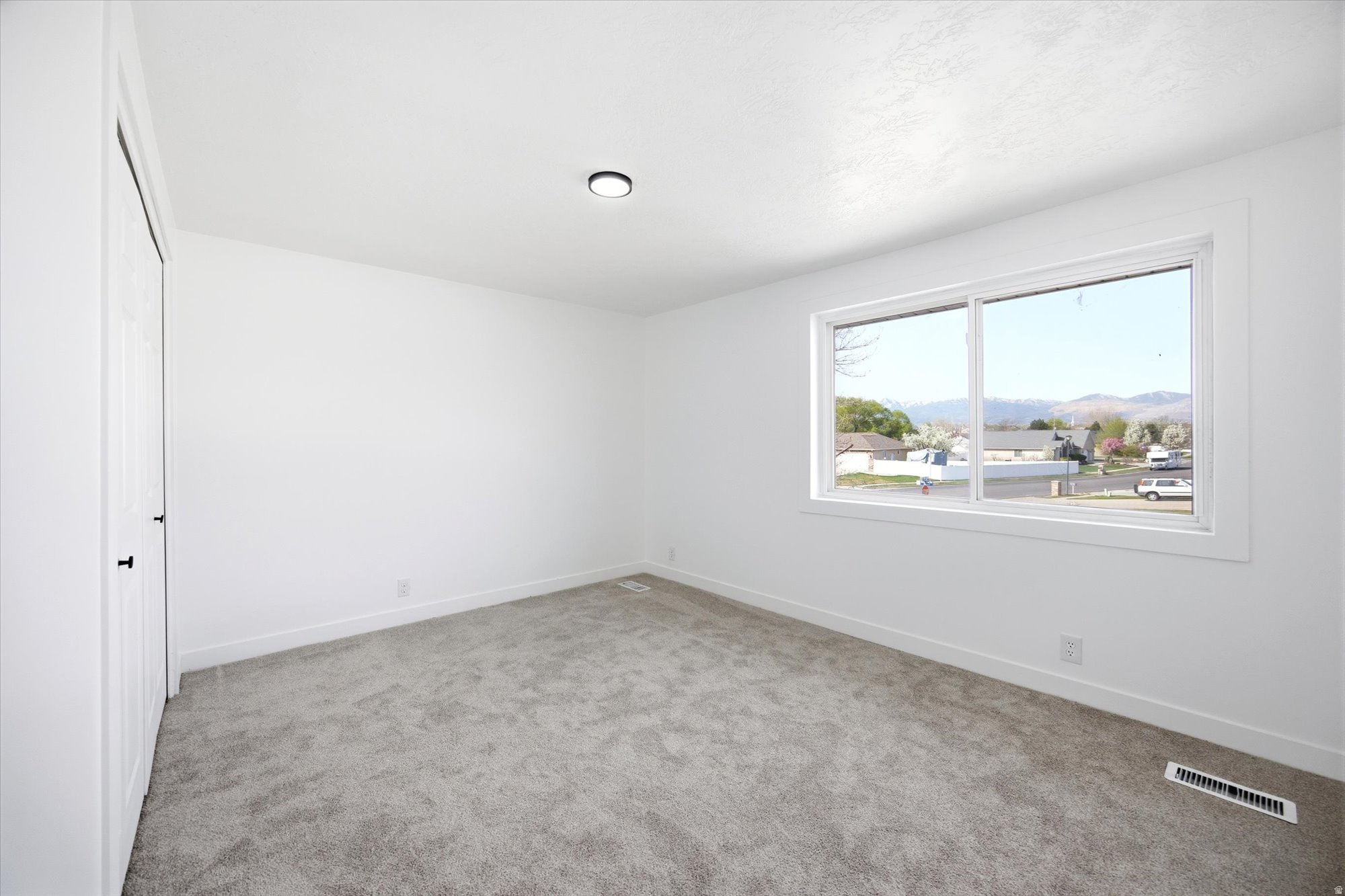 OLD HORSE FARM - Residential