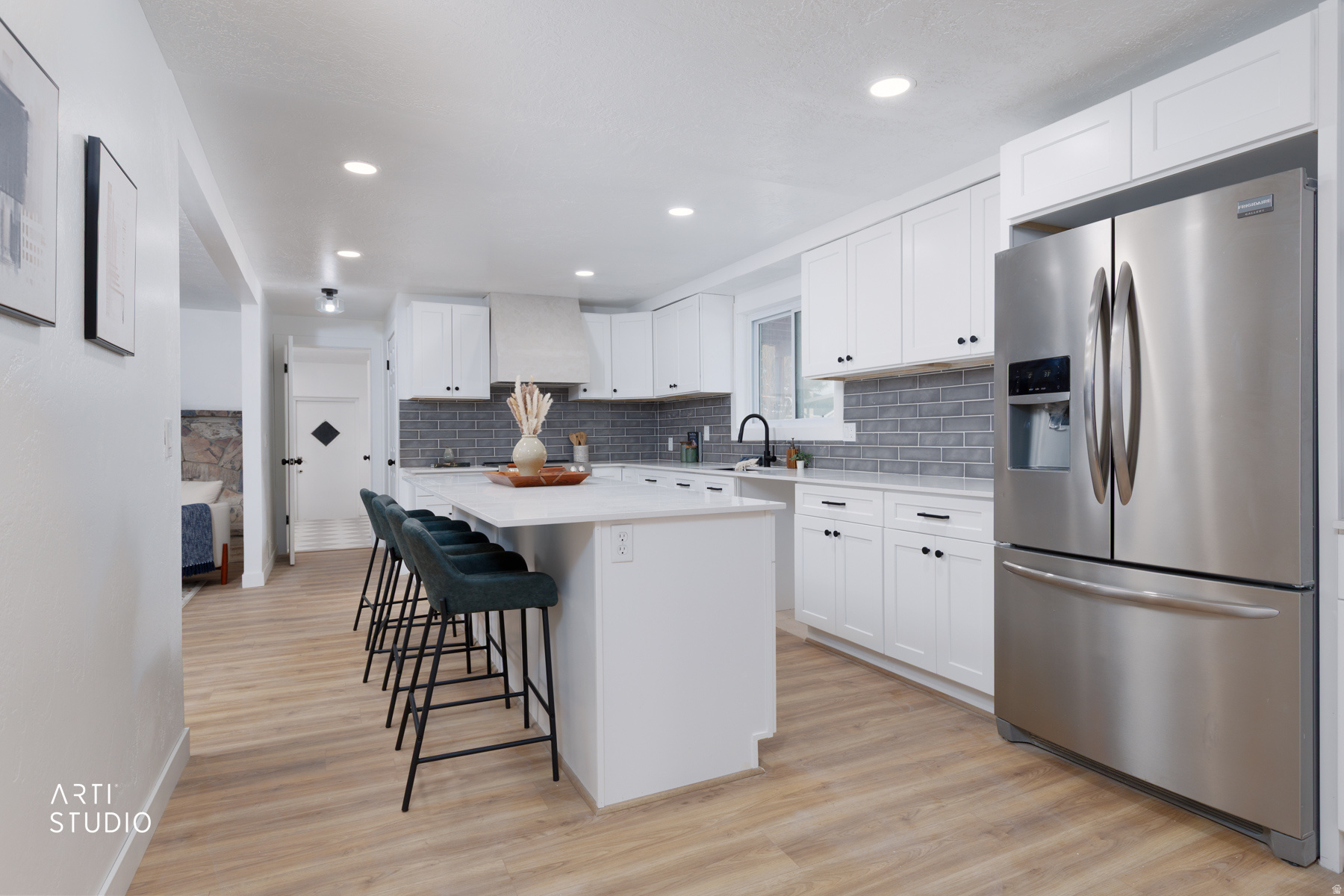 OLD HORSE FARM - Residential