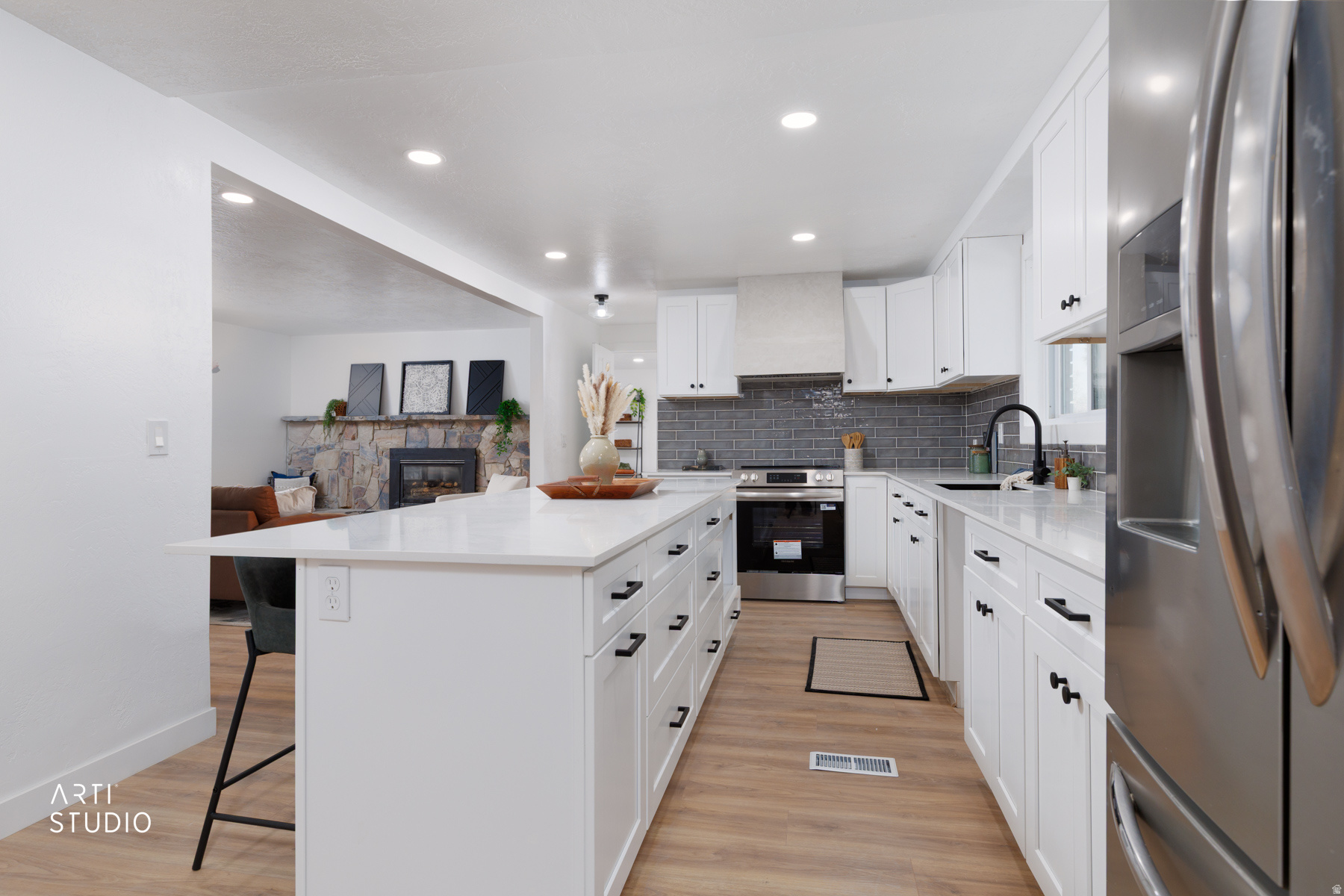 OLD HORSE FARM - Residential