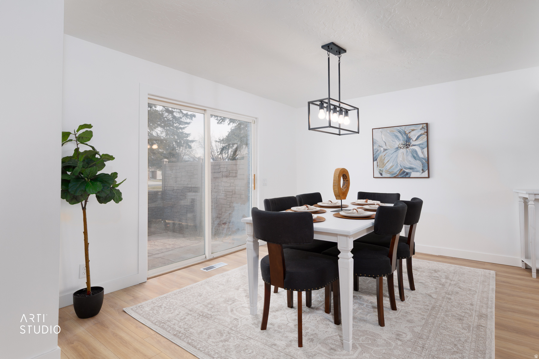 OLD HORSE FARM - Residential