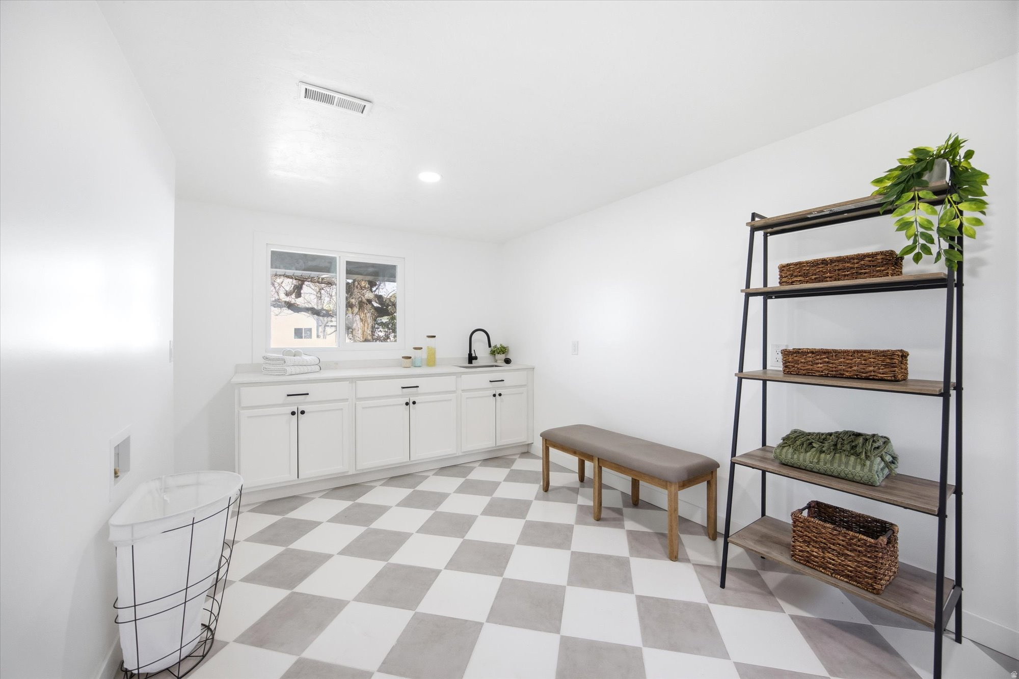 OLD HORSE FARM - Residential