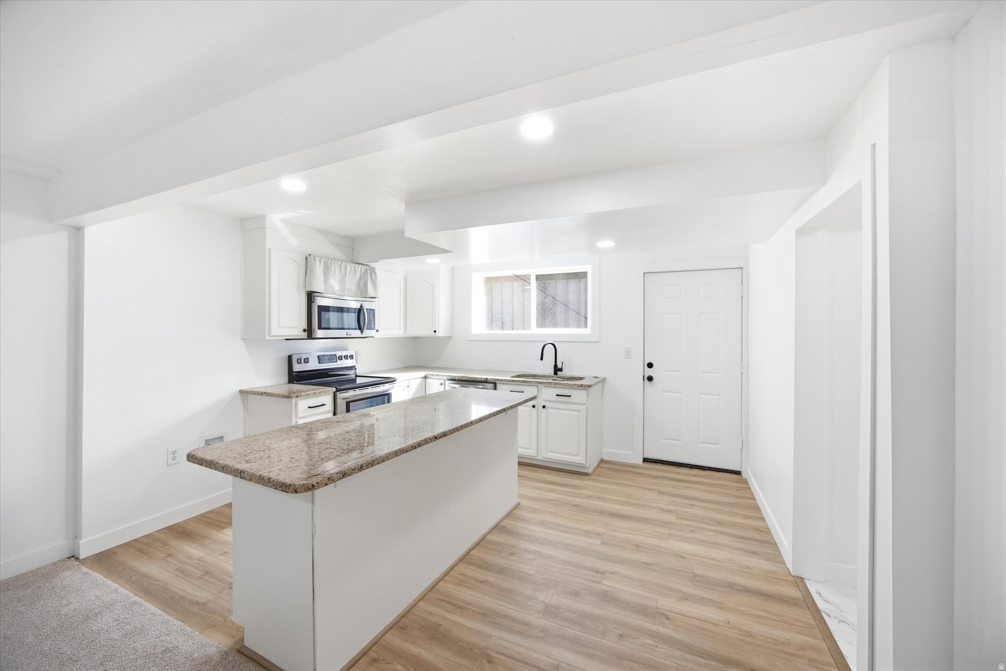 OLD HORSE FARM - Residential