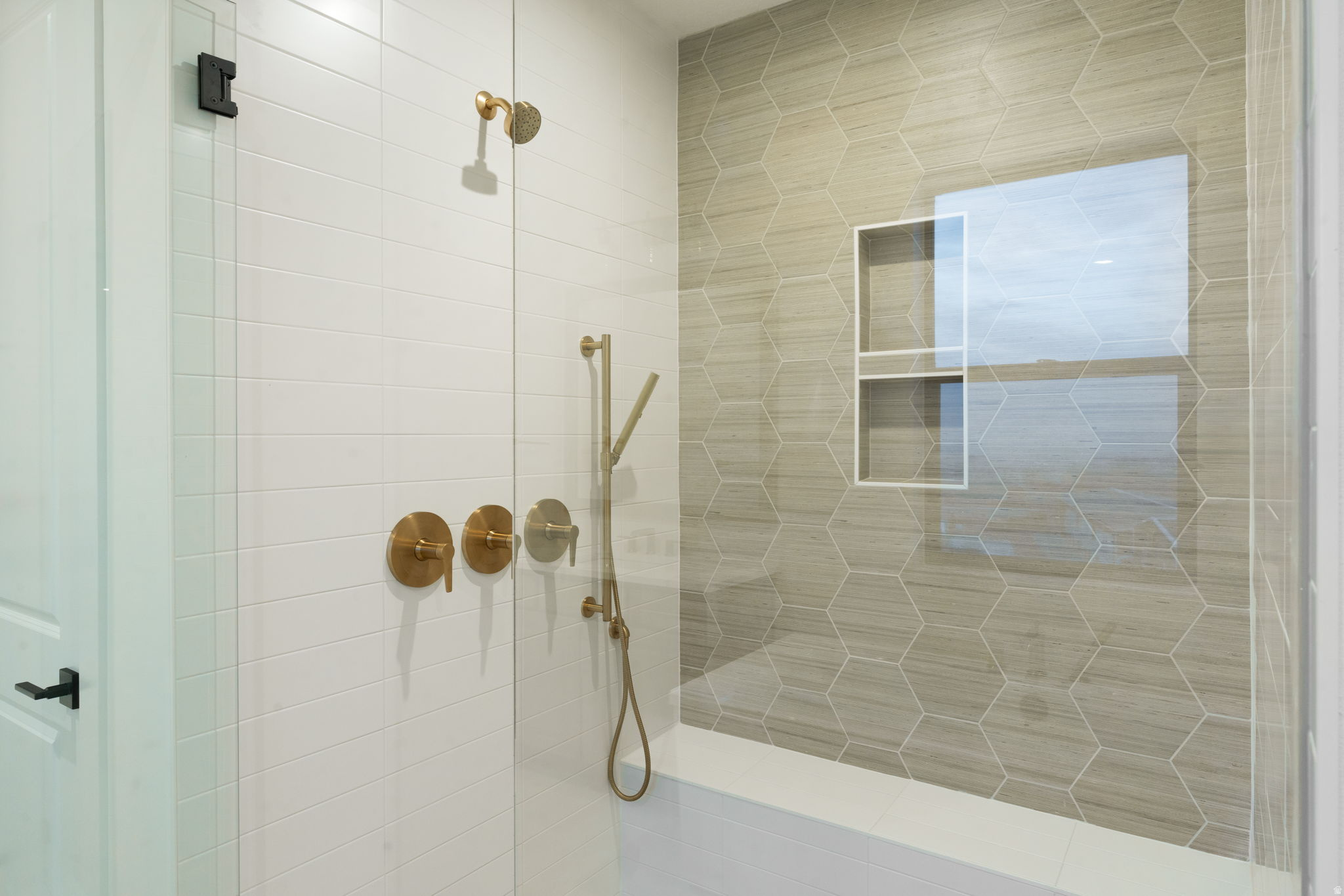 WESTLAKE VISTAS - Residential