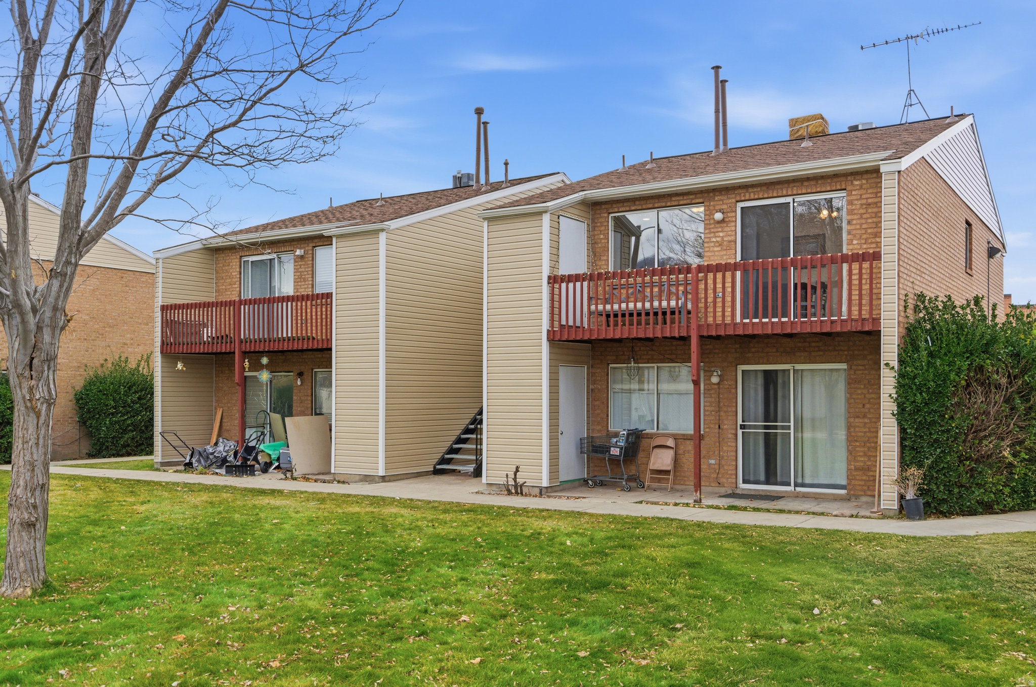 HEARTHWOOD CONDO - Residential