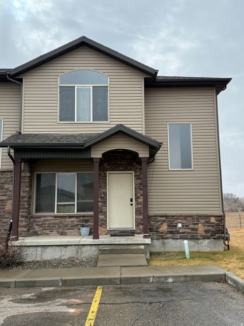 Townhouse For Sale - 1601 W 300 #60<br/> Vernal, UT 84078
