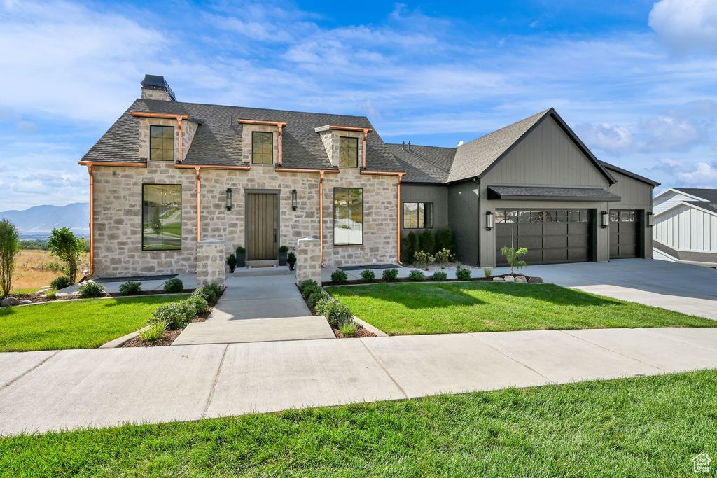 Photo of 261 N SARAH ST, Providence, UT 84332 (MLS # 2113163)