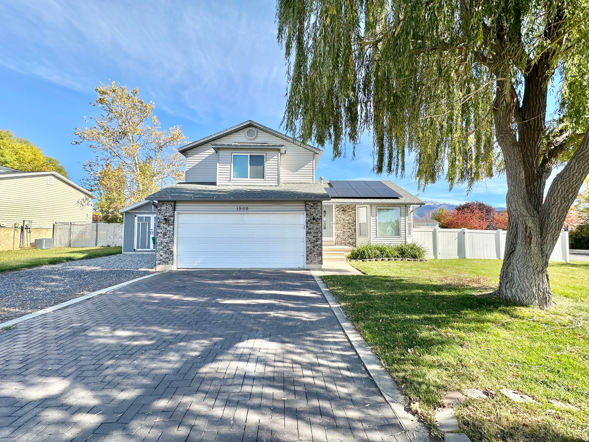 MEADOW BROOK HOLLOW - Residential