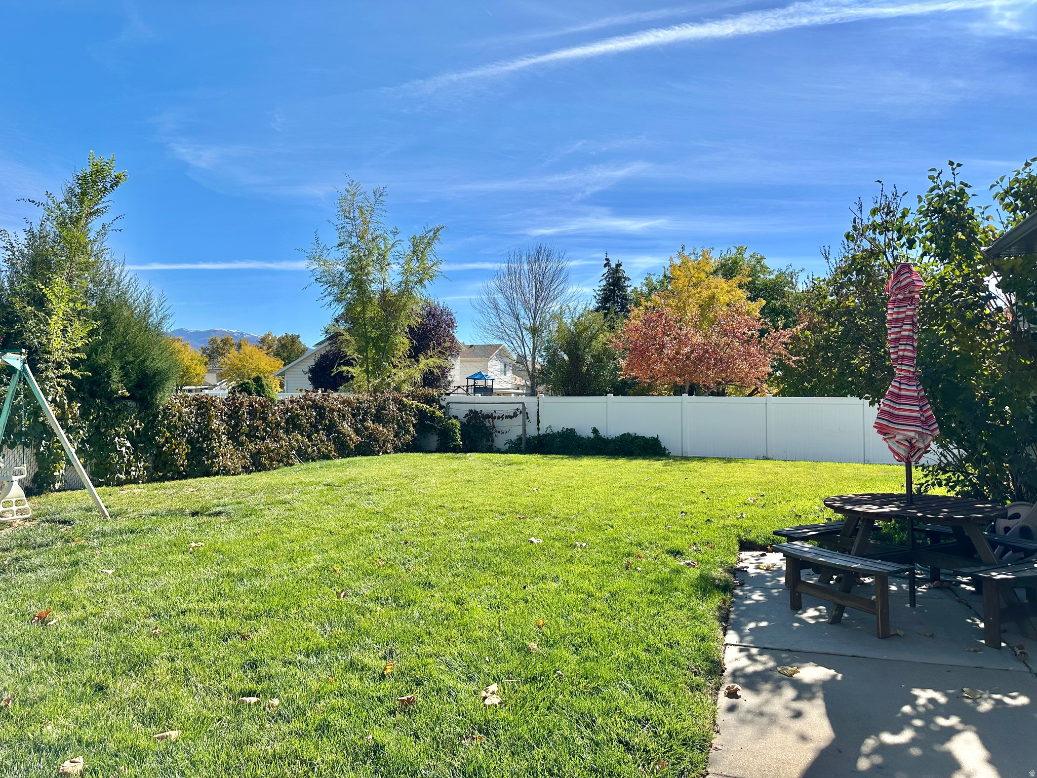 MEADOW BROOK HOLLOW - Residential