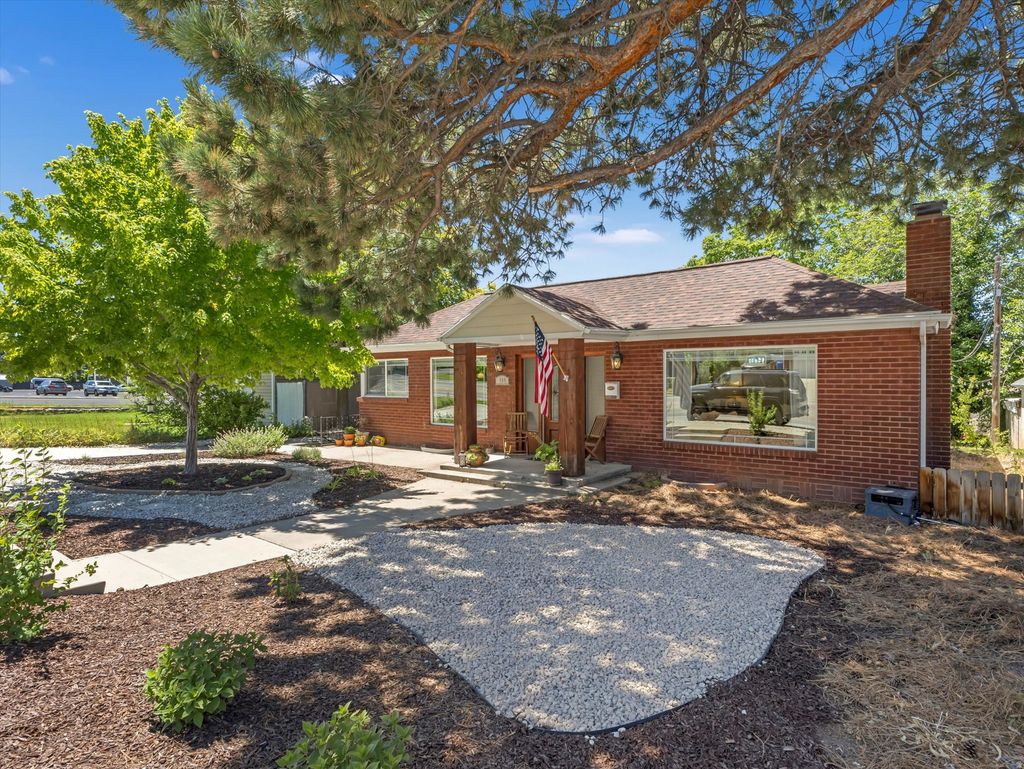 Photo of 935 N 400 E, Bountiful, UT 84010 (MLS # 2154530)