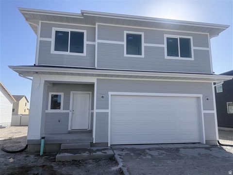 Photo of 2026 E SWALLOW DR #4056, Eagle Mountain, UT 84005 (MLS # 2125196)