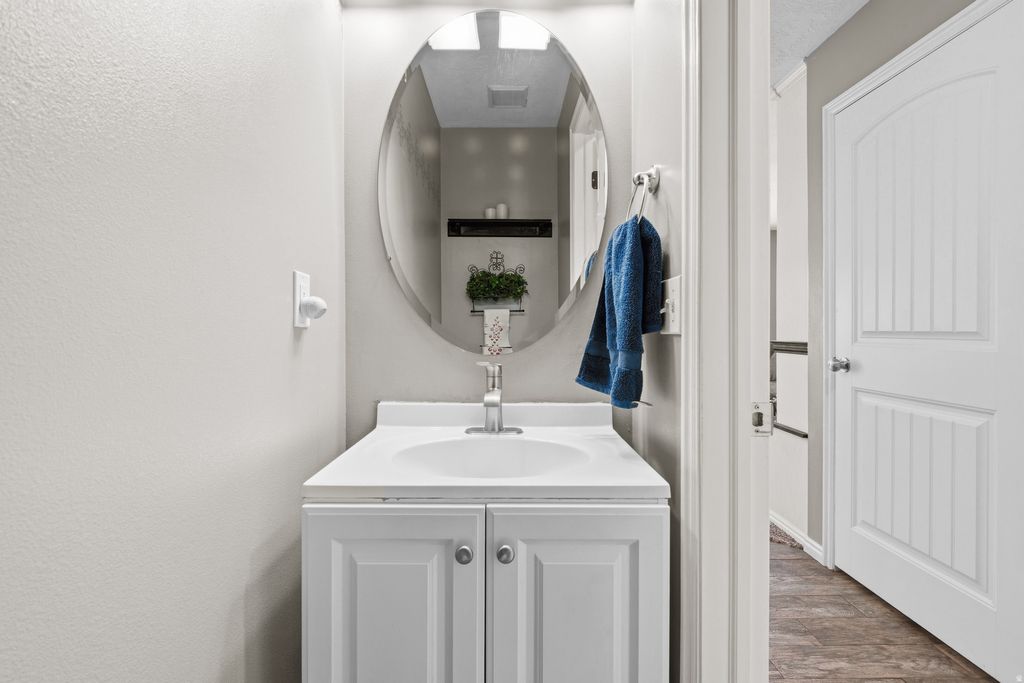 Photo of 8042 N CLEARWATER RD W, Eagle Mountain, UT 84005 (MLS # 2144422)