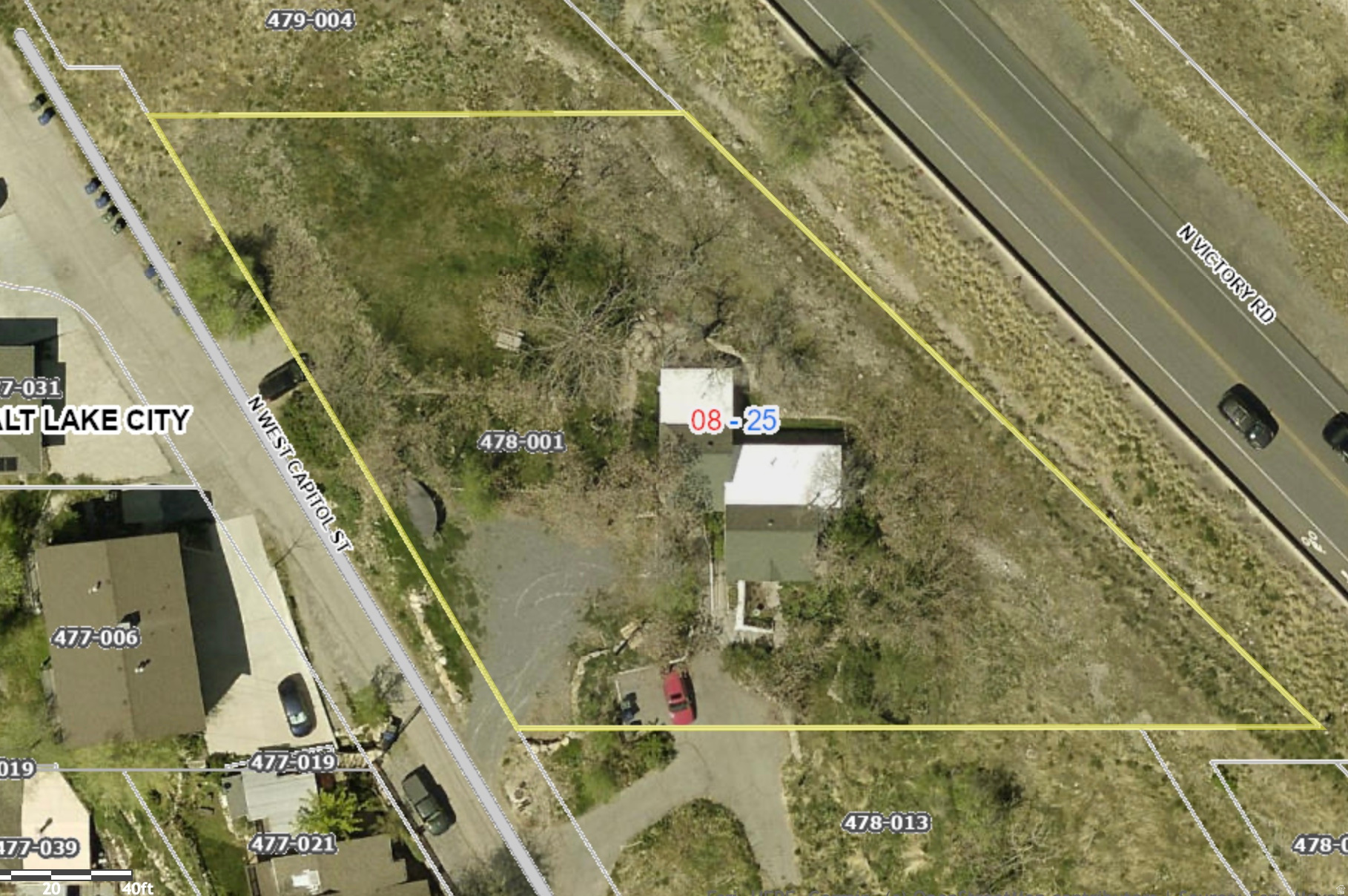 Main image without alt text