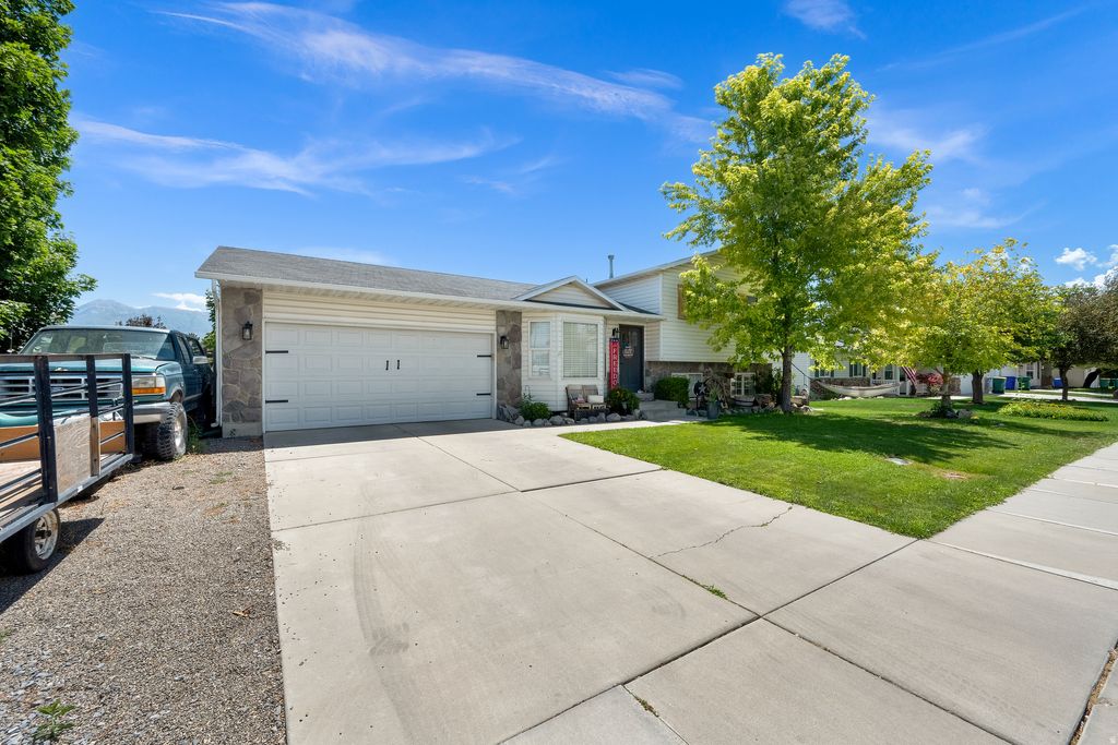 Photo of 81 S 1675 W, Lehi, UT 84043 (MLS # 2173190)