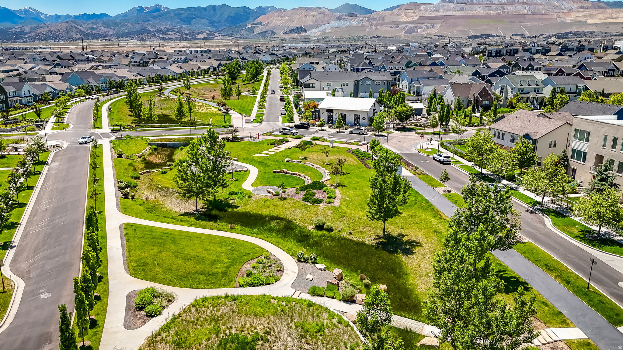 DAYBREAK - Residential