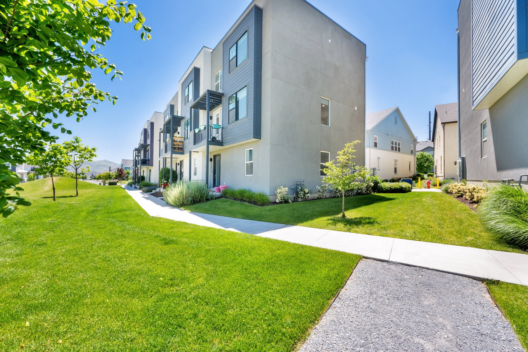 DAYBREAK - Residential