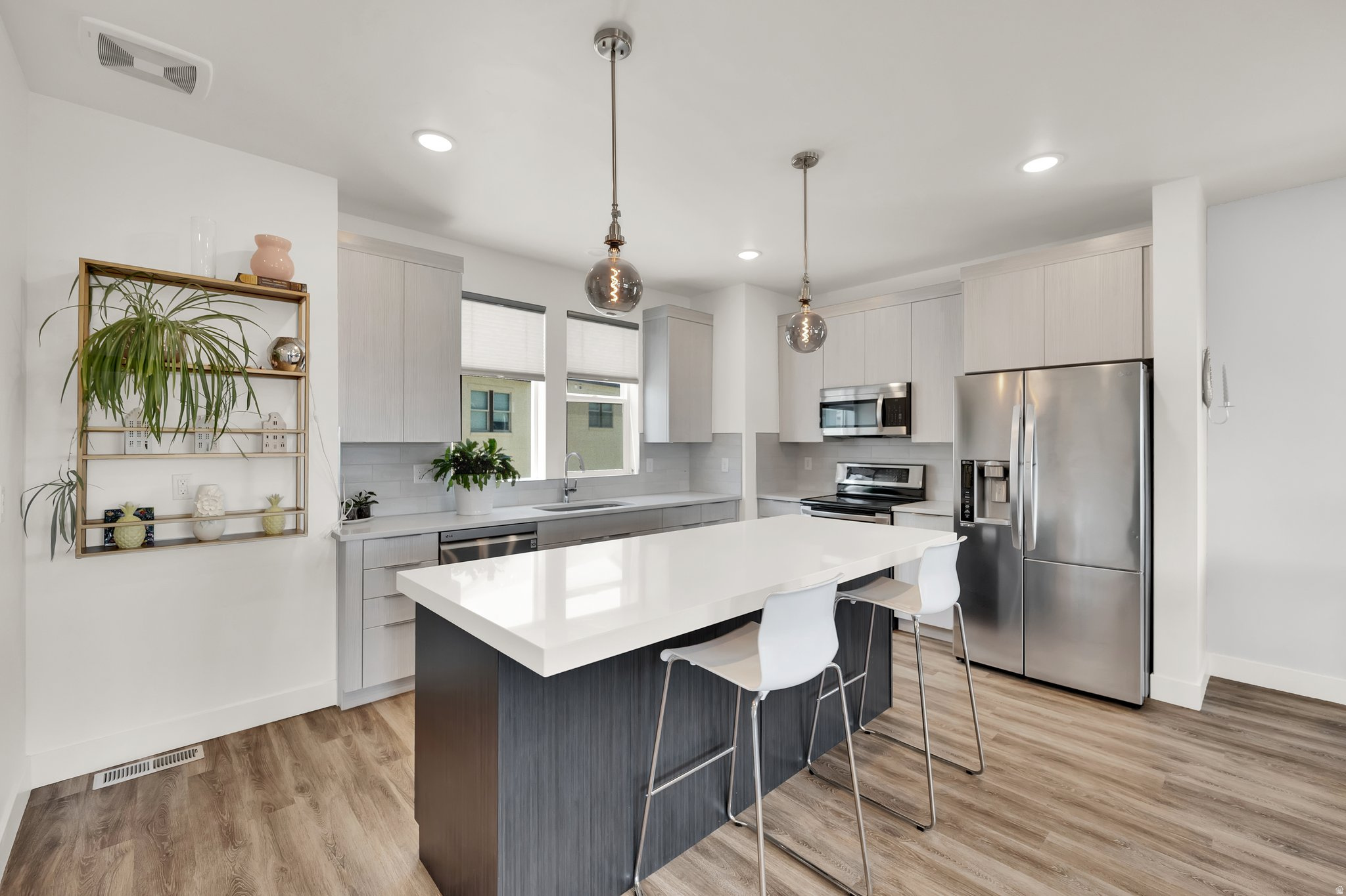 DAYBREAK - Residential