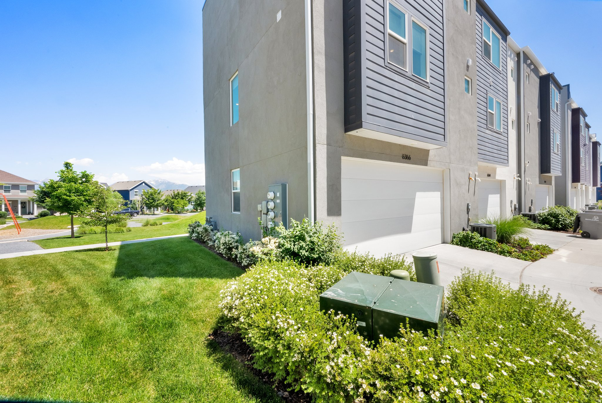 DAYBREAK - Residential