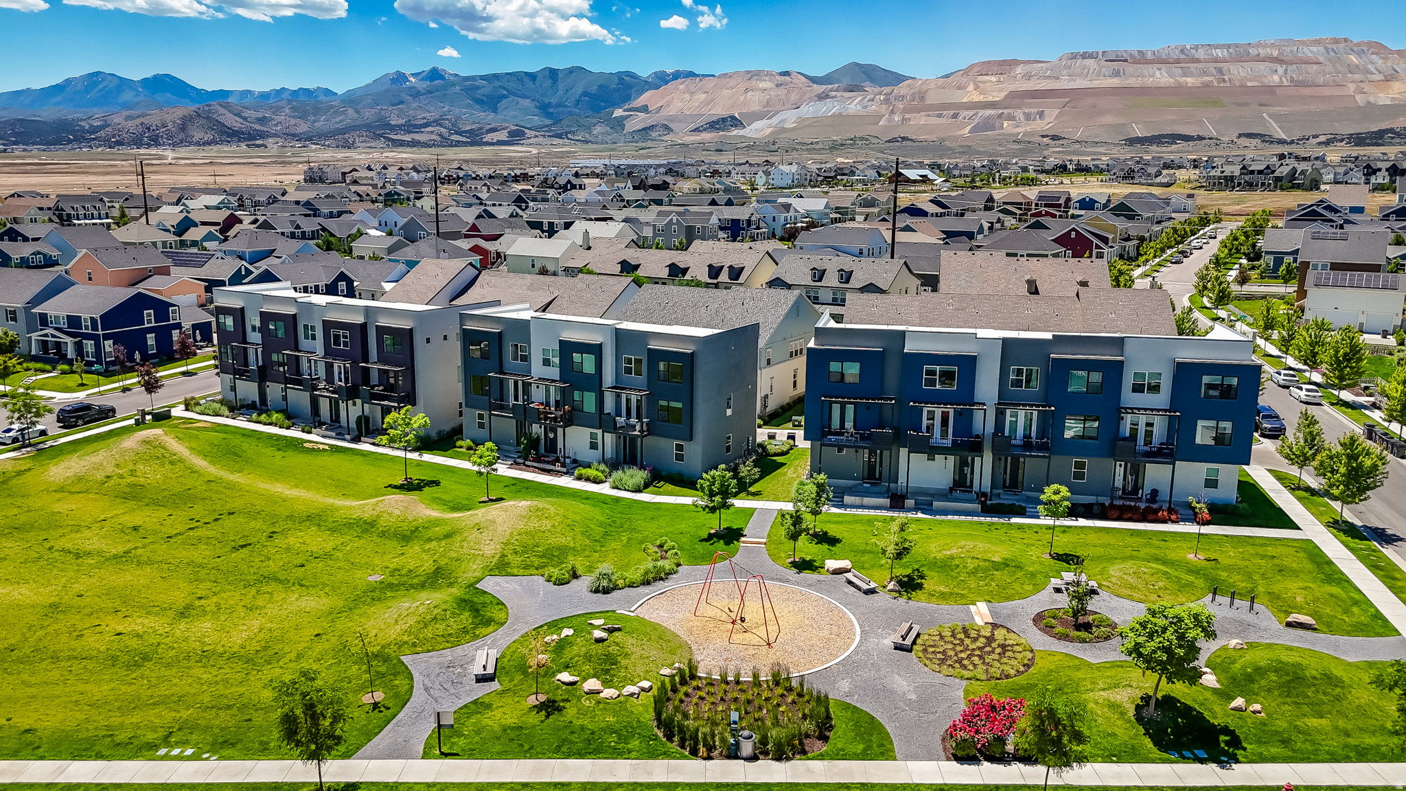 DAYBREAK - Residential