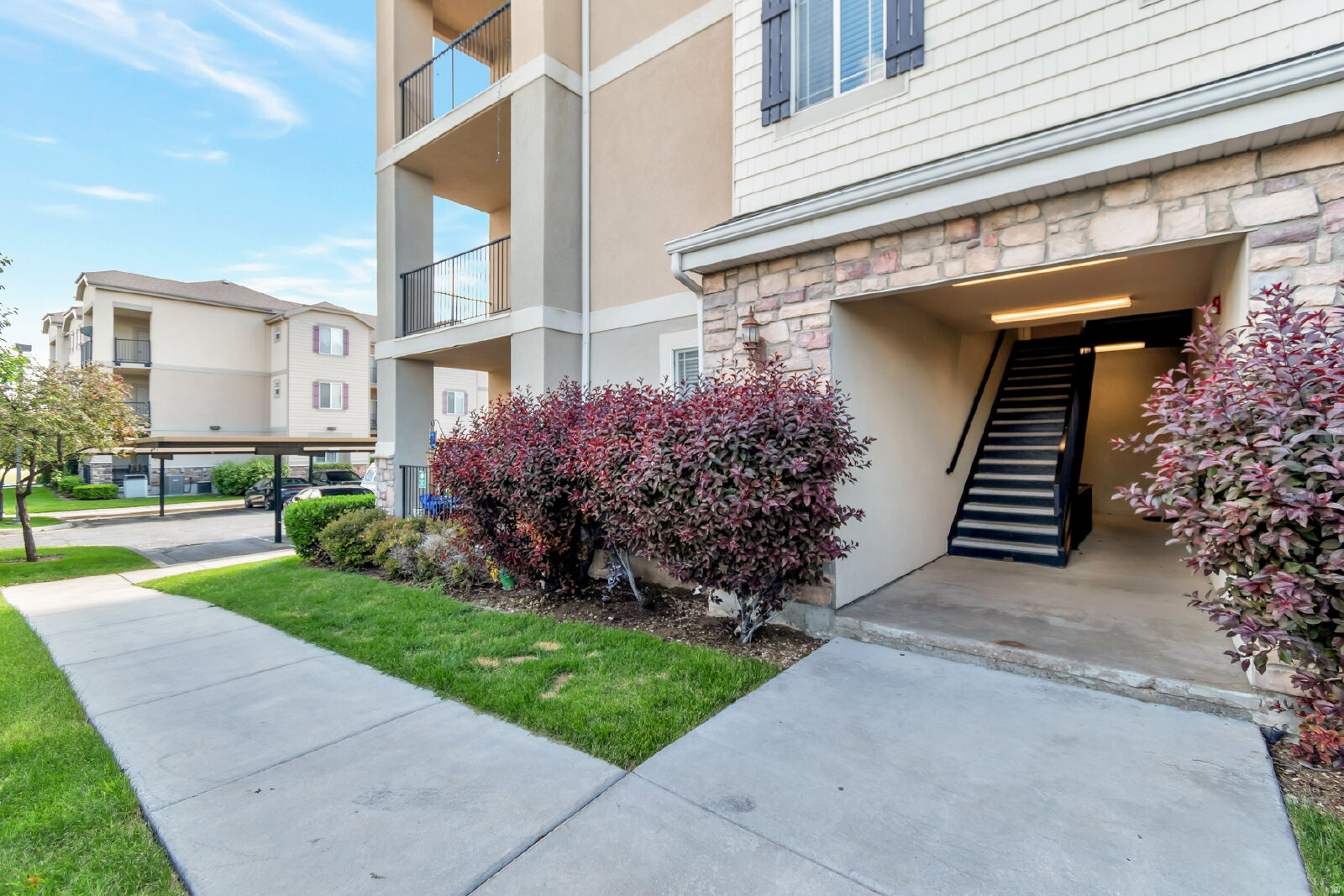 OQUIRRH HIGHLANDS - Residential