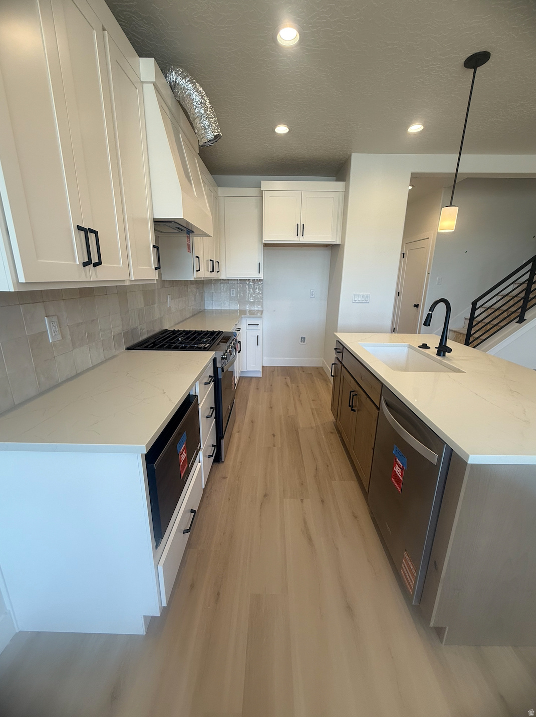 VISTAS AT THE POINT - Residential