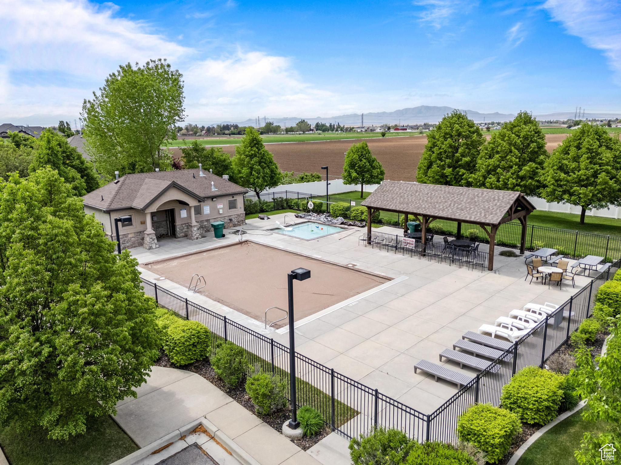 305 N Cold Creek Way, Layton, Utah image 36