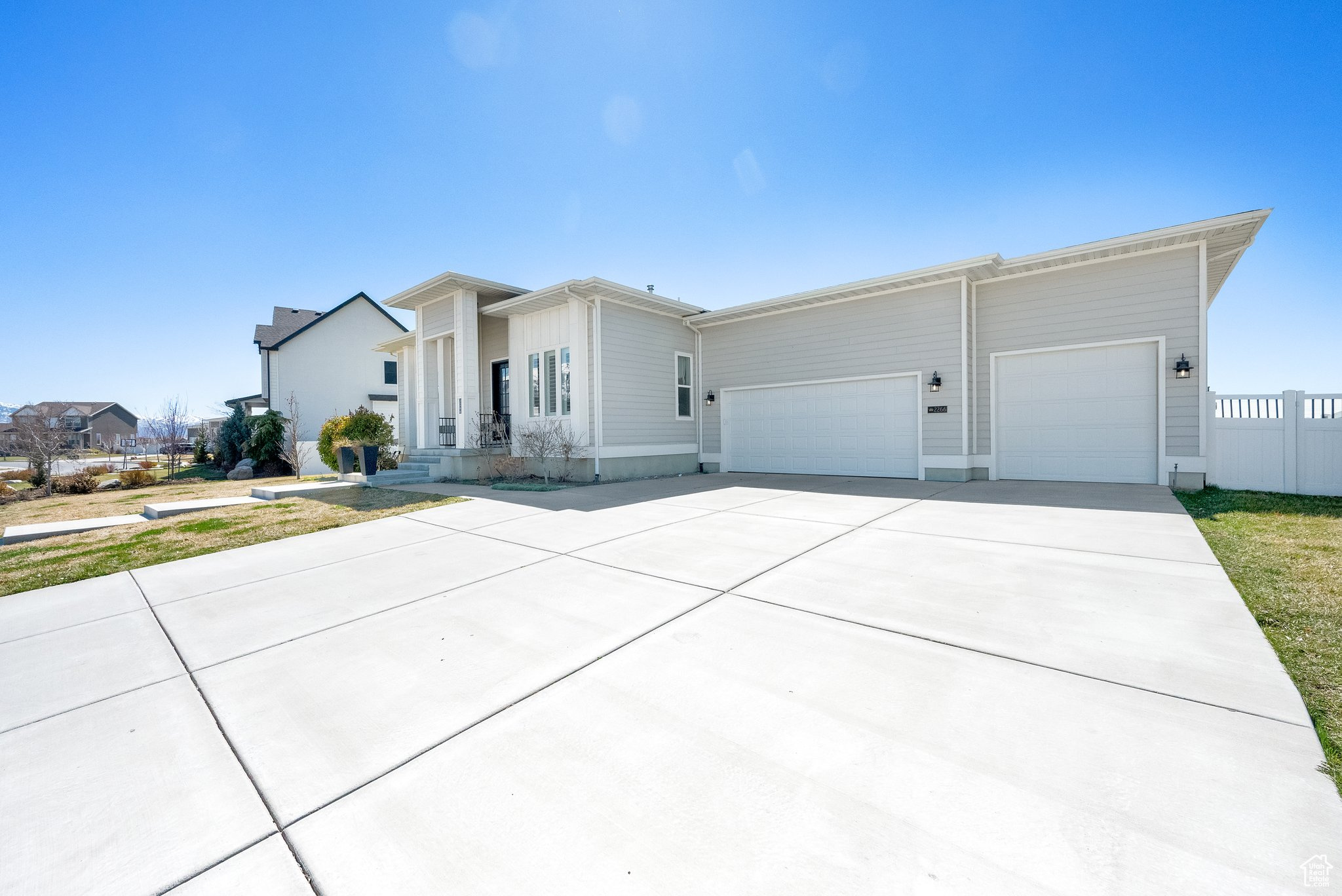 2266 S Betsys Way, Kaysville, Utah image 4