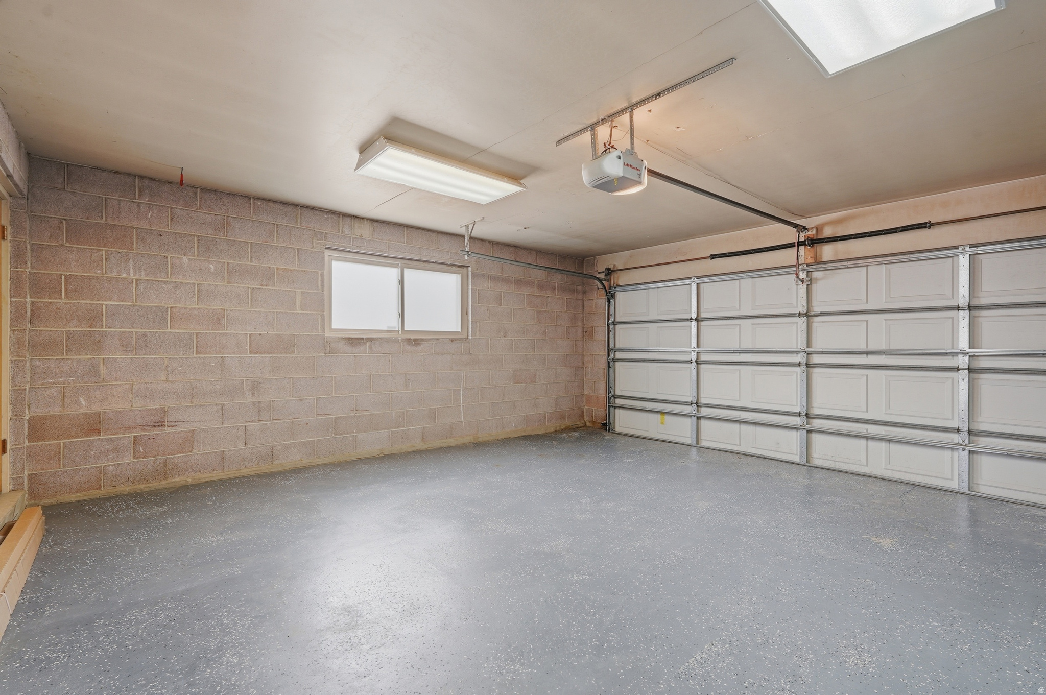 MUNICIPAL ACRES - Residential